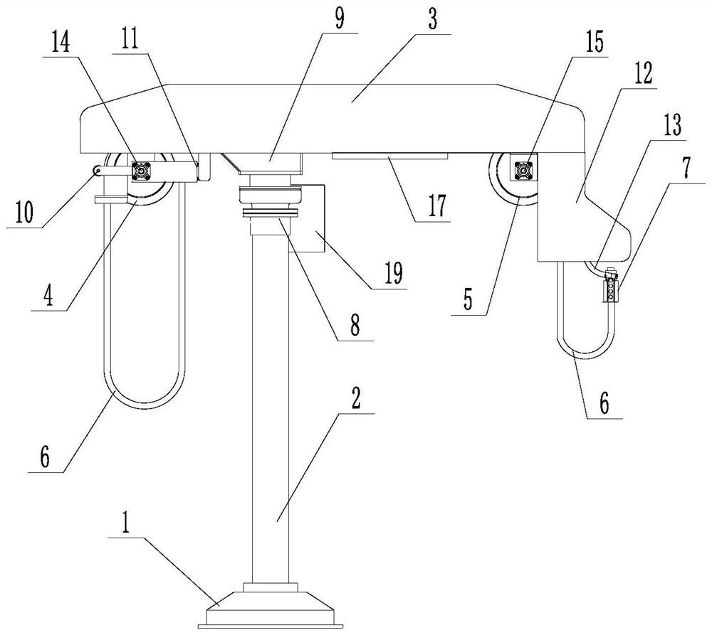 Battery-powered ship charging connection device and use method thereof