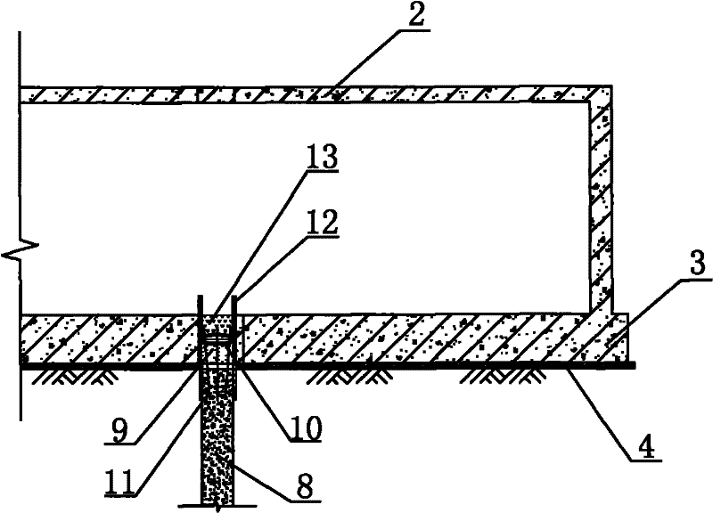 Casing construction method for reinforcing underground building and structure foundation