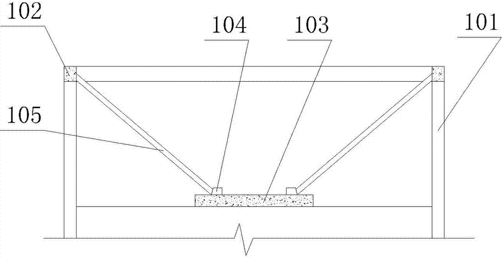 Bracket at lower end of inclined inner support of supporting structure of foundation pit, manufacturing tool and construction method