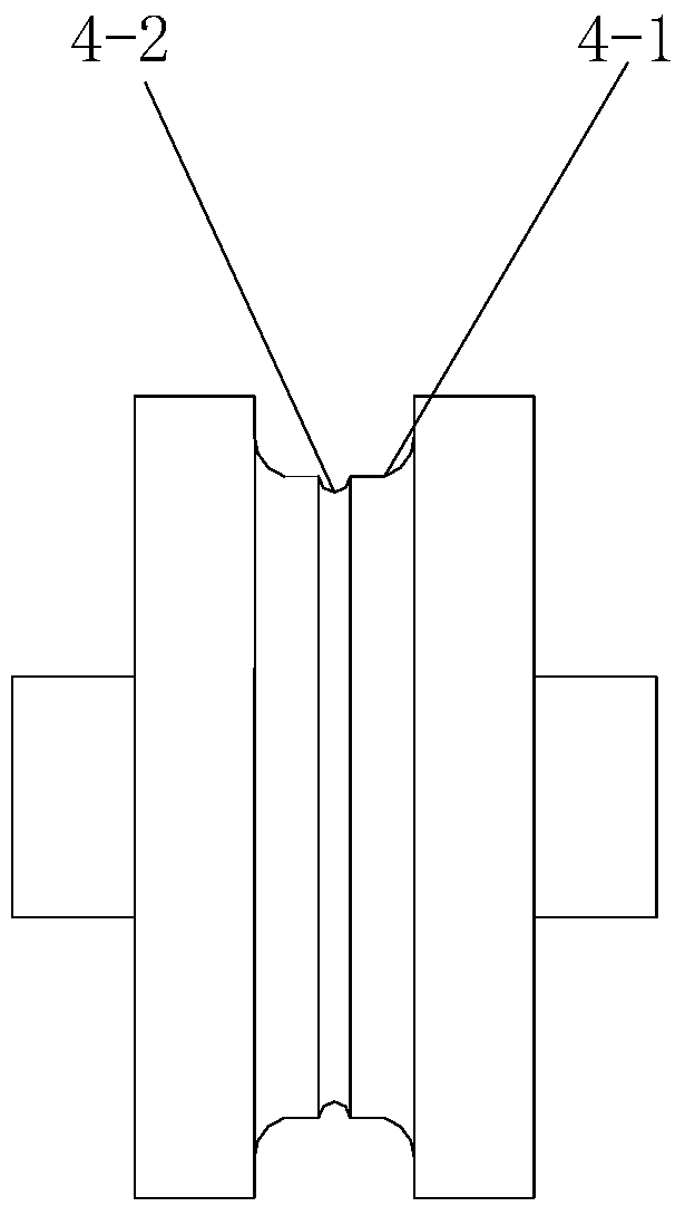 A device and method for rolling silver-magnesium-nickel alloy narrow strip