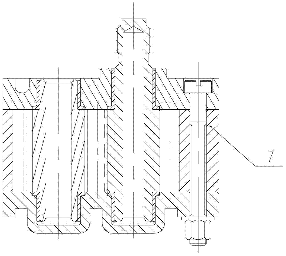 A lubricating oil pump with optimized axial clearance