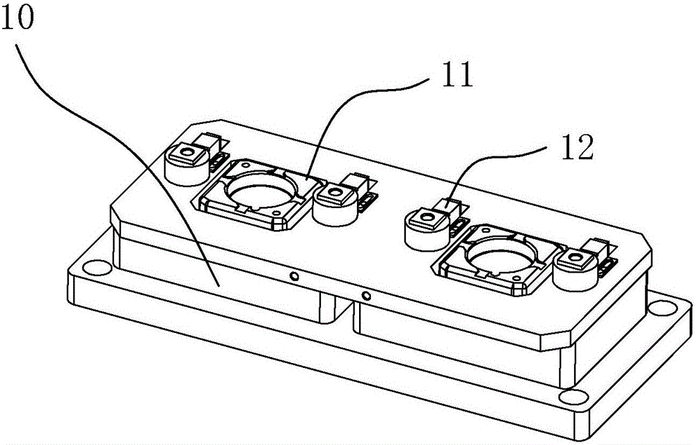 Manufacturing device of cable connector employing electronically controlled grating linkage