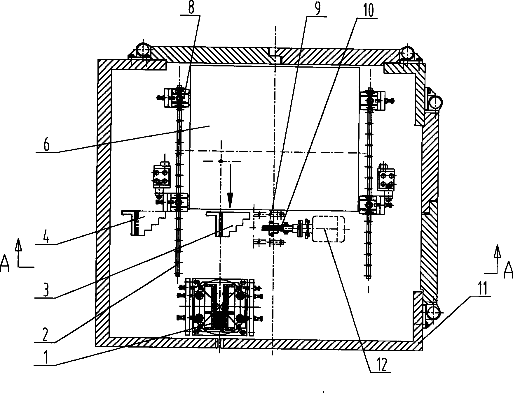 Accelerator installation adjusting device with compact structure