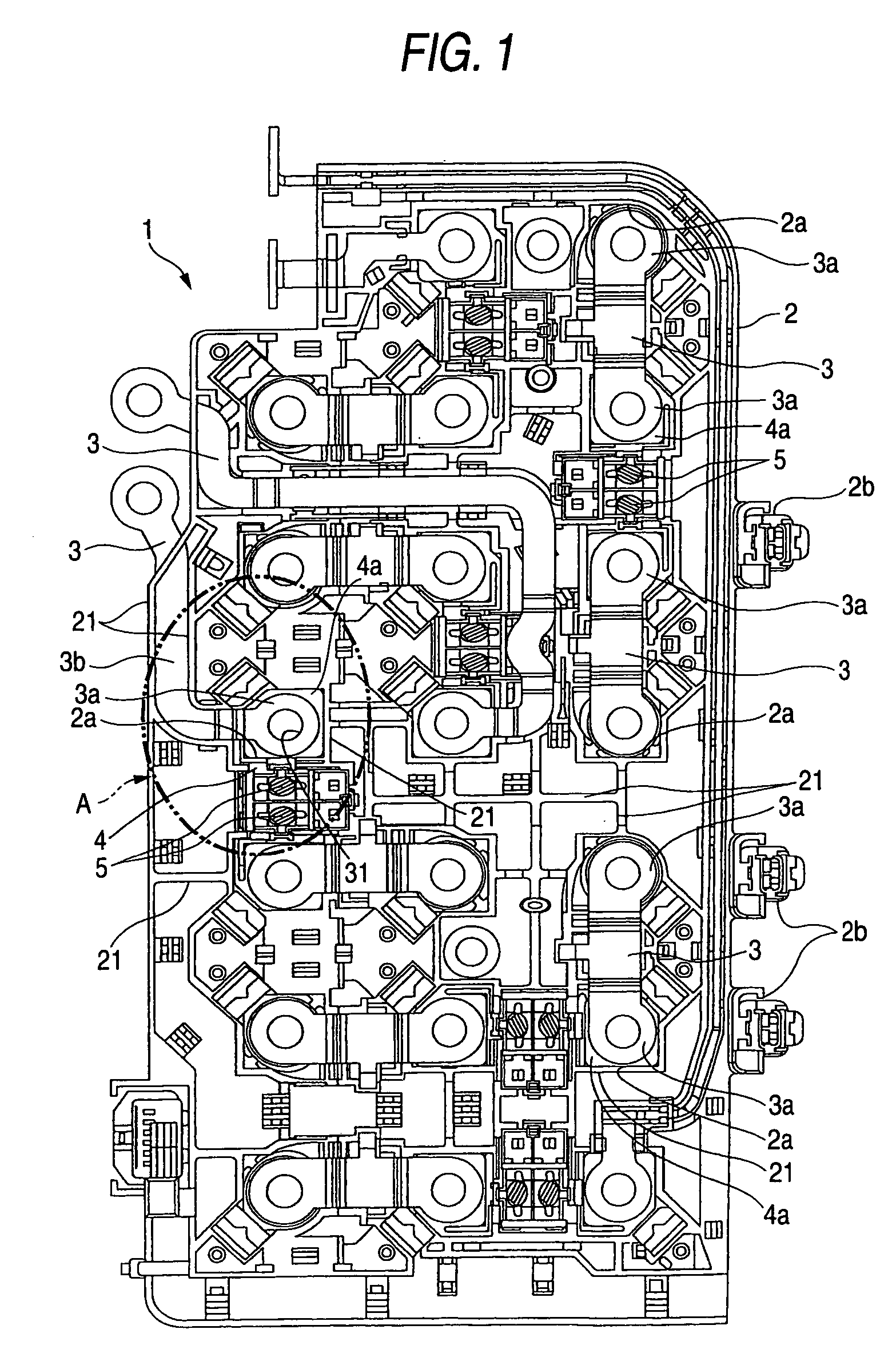 Battery connection plate with voltage detection element