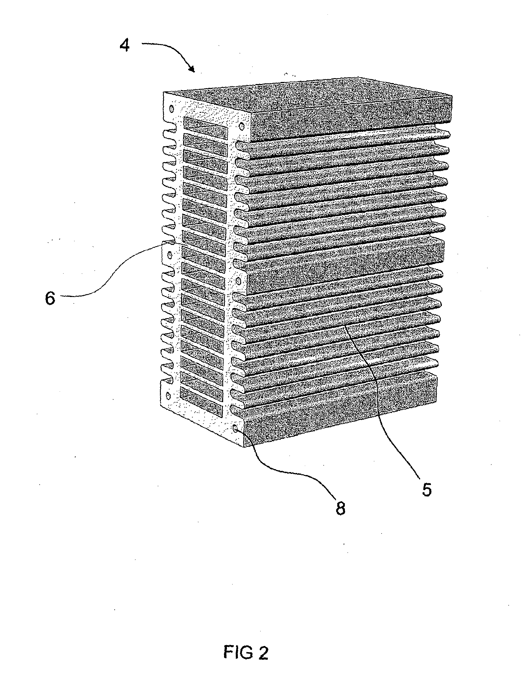 Battery-operated welding and/or cutting device and a cooling profile