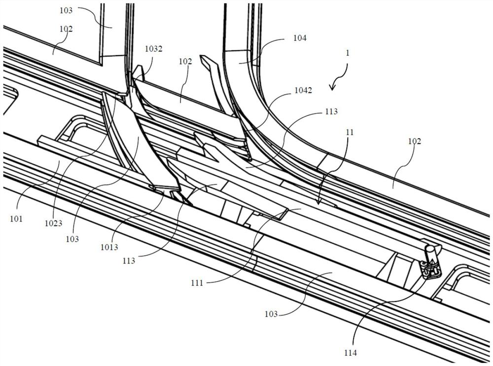 Fixed turnout track and vehicle-mounted track transfer system