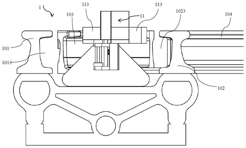 Fixed turnout track and vehicle-mounted track transfer system