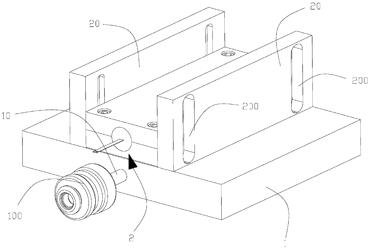 Edge cutting device for suspension rubber washer