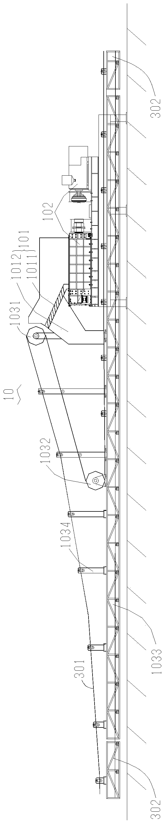 Ore selective crushing device at middle section of underground belt