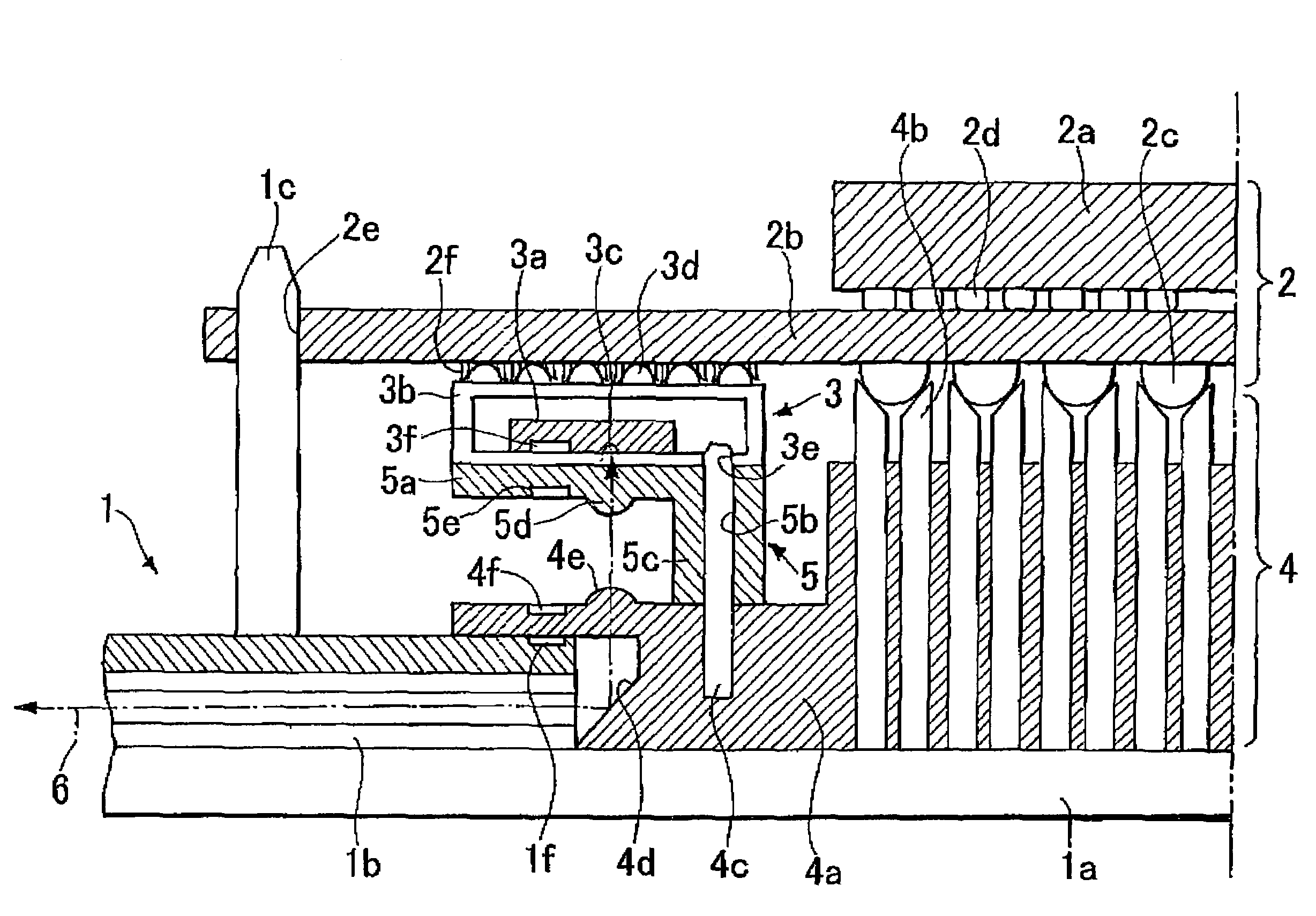 Structure and method for mounting LSI package onto photoelectric wiring board, information processing apparatus, optical interface, and photoelectric wiring board