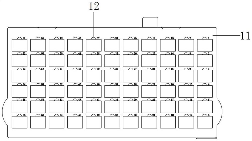 A medicine dispensing auxiliary device and its use method