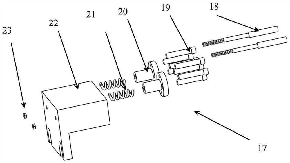 Automatic assembling device for elastic member