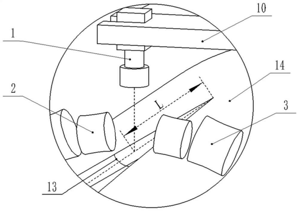 A method and device for online adjustment of weld opening angle of pipeline steel pipe