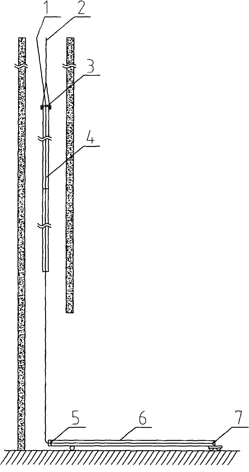 Method for automatically centering and inversely installing vertical shaft pipelines