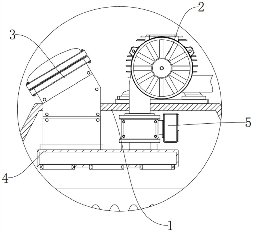 A sewage treatment device that is easy to separate sundries