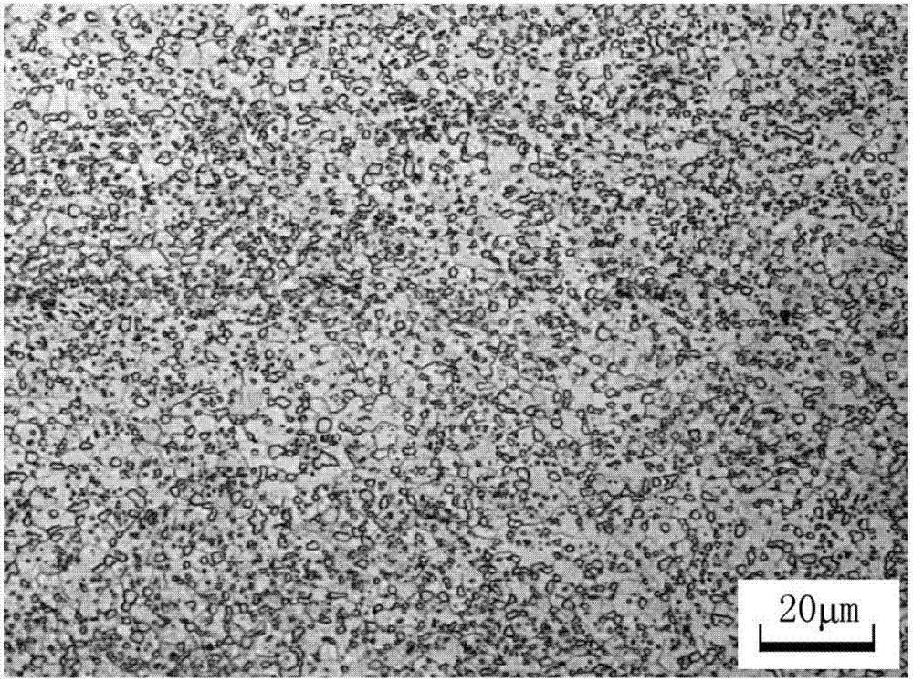 Economic tool steel with good fatigue life and production method thereof