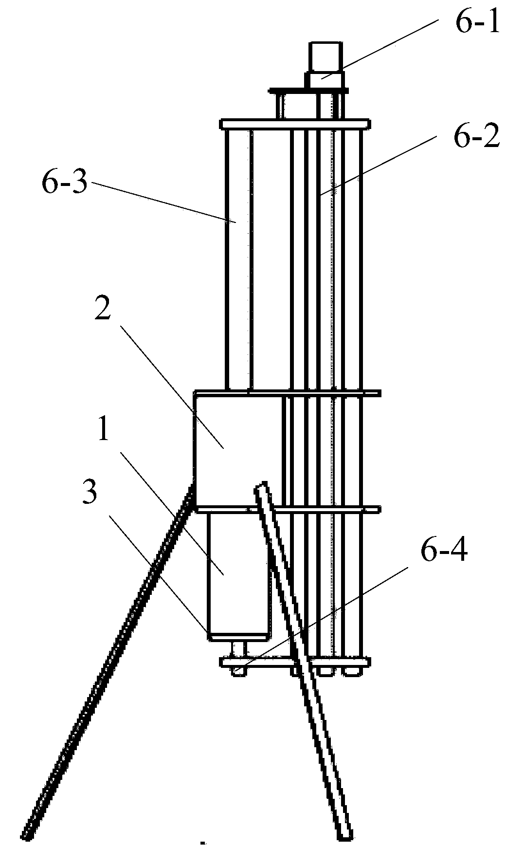 A device for continuous directional solidification of alloy castings with ultra-strong traveling wave magnetic field