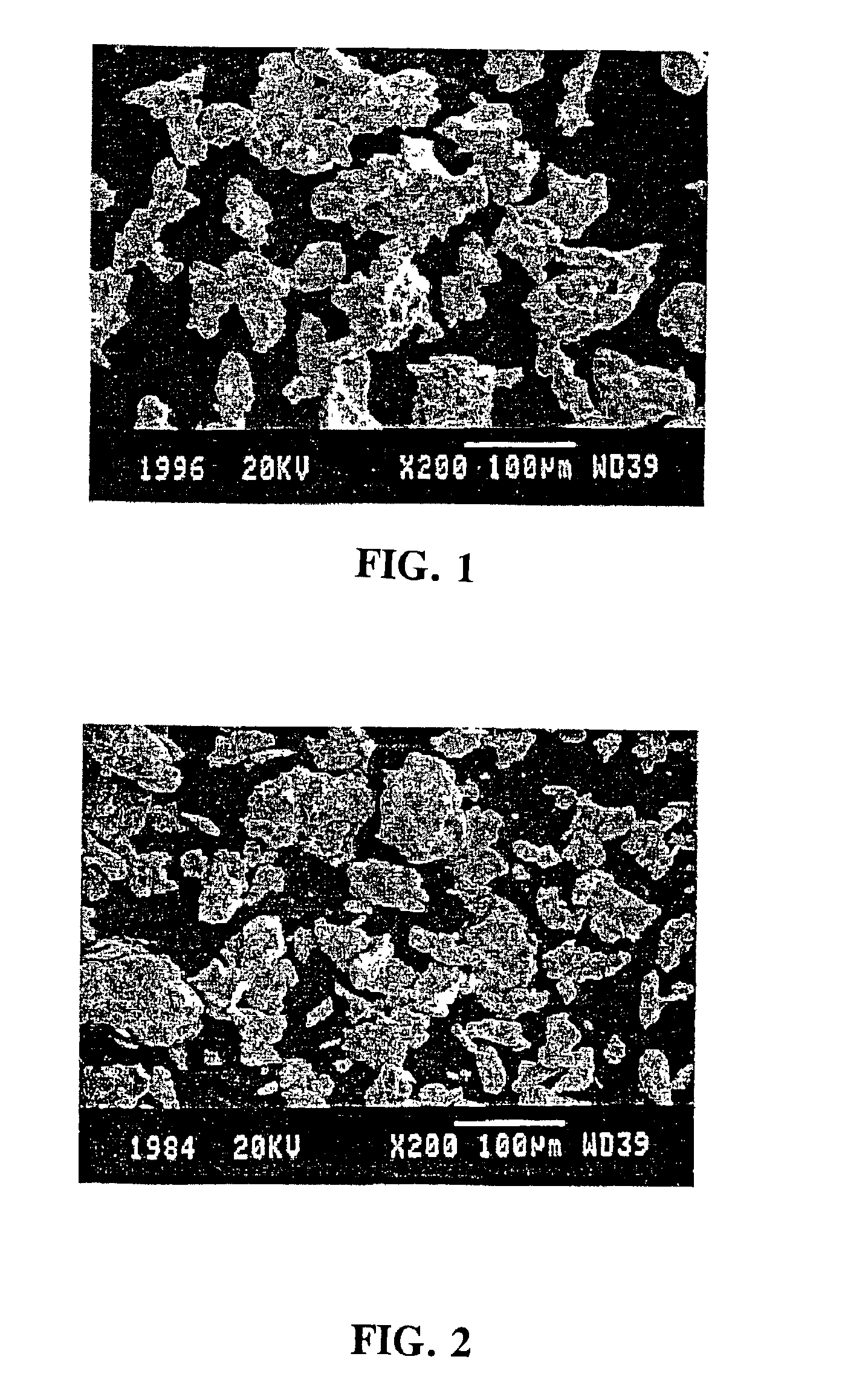 Methods for modifying oxygen content of atomized intermetallic aluminide powders and for forming articles from the modified powders
