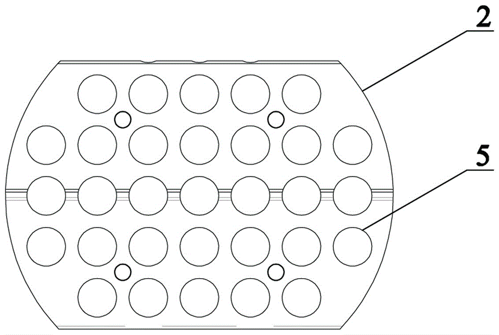 Trapezoidal tilted baffle plate shell and tube type heat exchanger