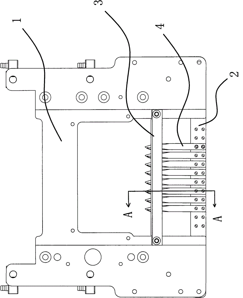 Automatic thread cutting device in multi-needle machine