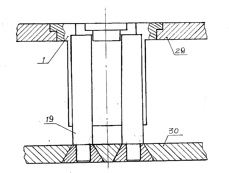 Automatic buffer device of automobile clutch