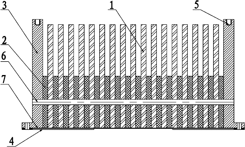 Heat radiator with composite structure and preparation method thereof