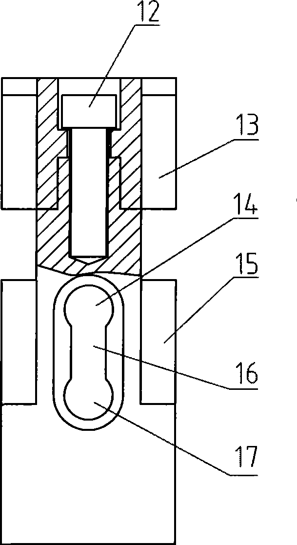 Continuous plate-expanding device of filter press and application thereof in filter press