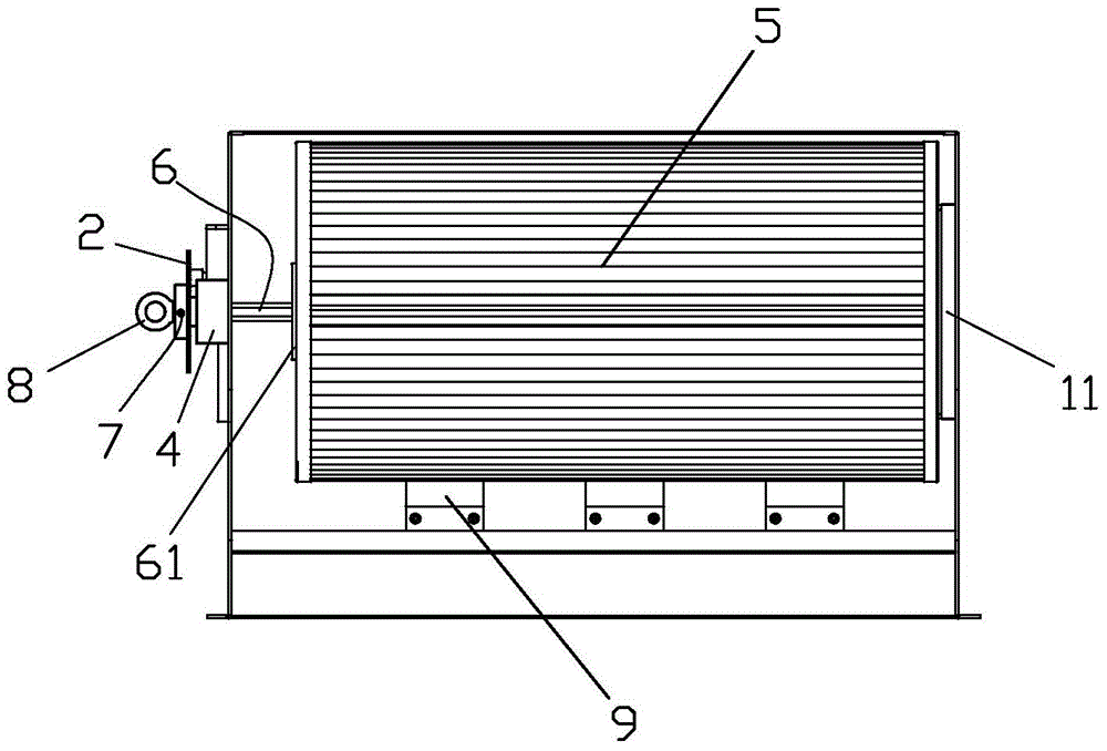 Quick replacement device for dust box of sweeping vehicle