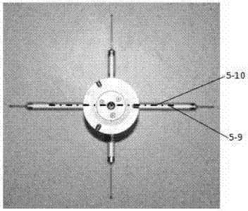 A combined positioning device and positioning method