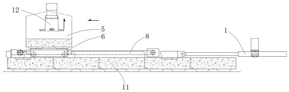 Segment transporting device and shield tunneling machine using same