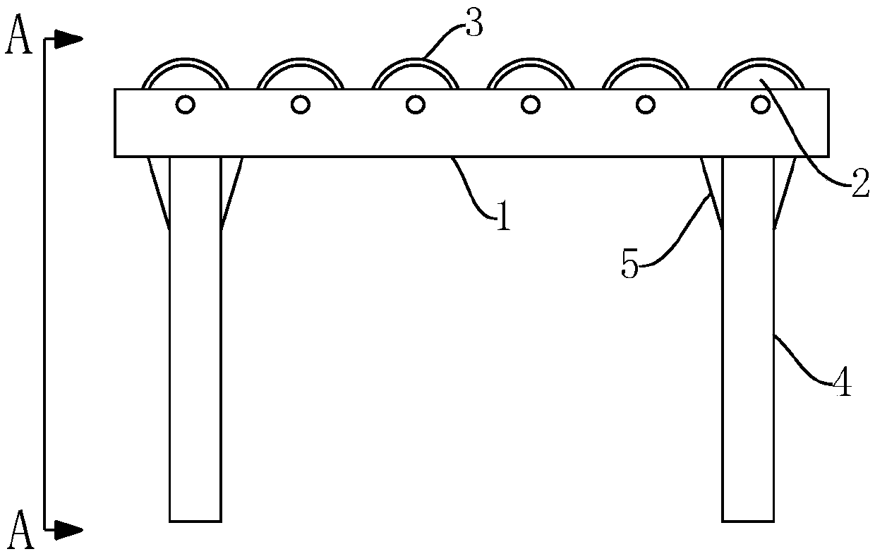 Conveying device for zizyphus jujube sugar packaging