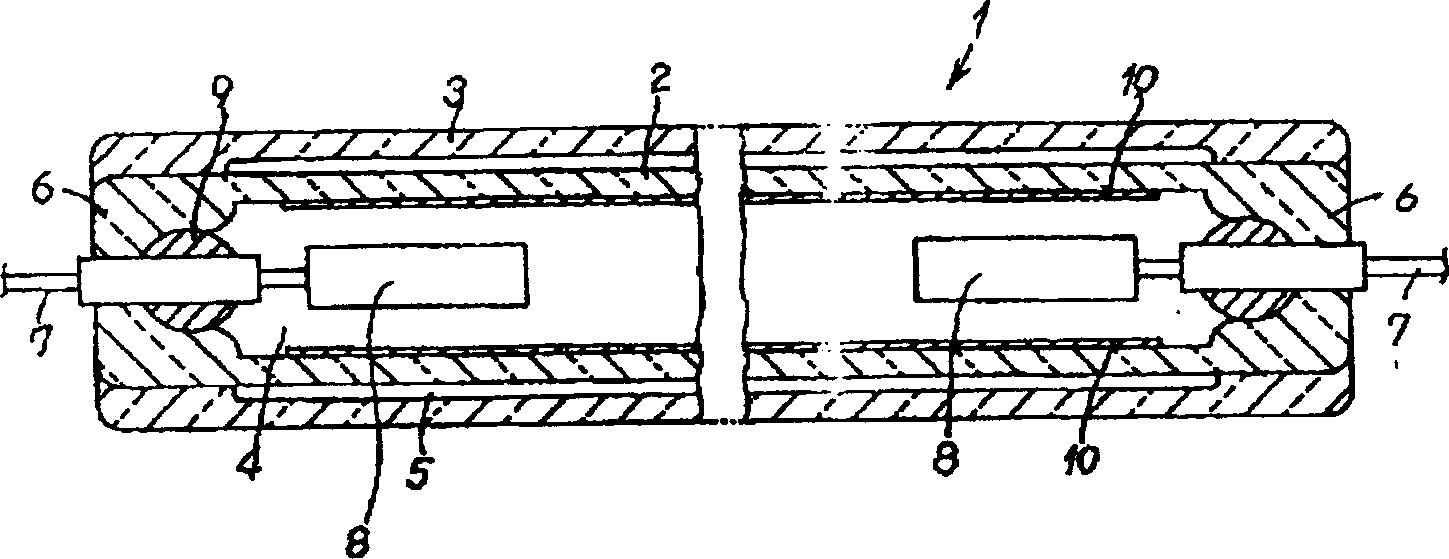 Low voltage mercury vapous discharge lamp, illuminating apparatus and display device