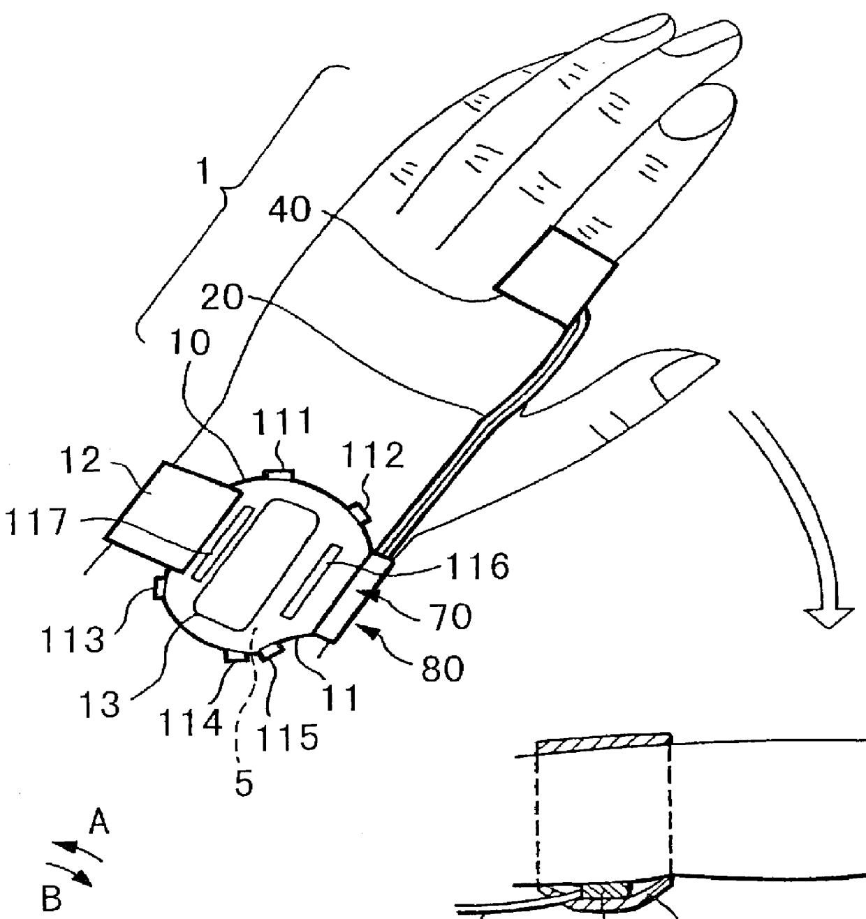 Pulse wave detecting device and pulse measurer