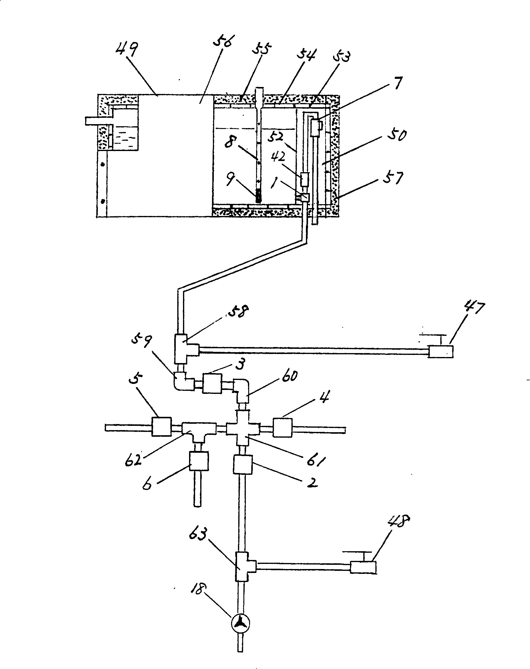 Device for pipe evacuation and water consumption control of solar water heater hollow housing body