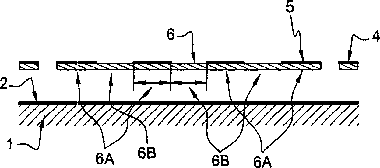 Bolometric detector, infrared detecting device using it and associated production process