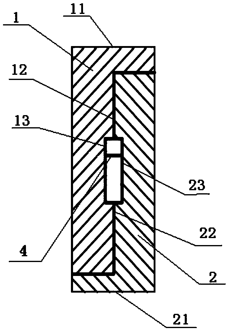 Flanged connection structure and anti-thunder segmented combined tower comprising same