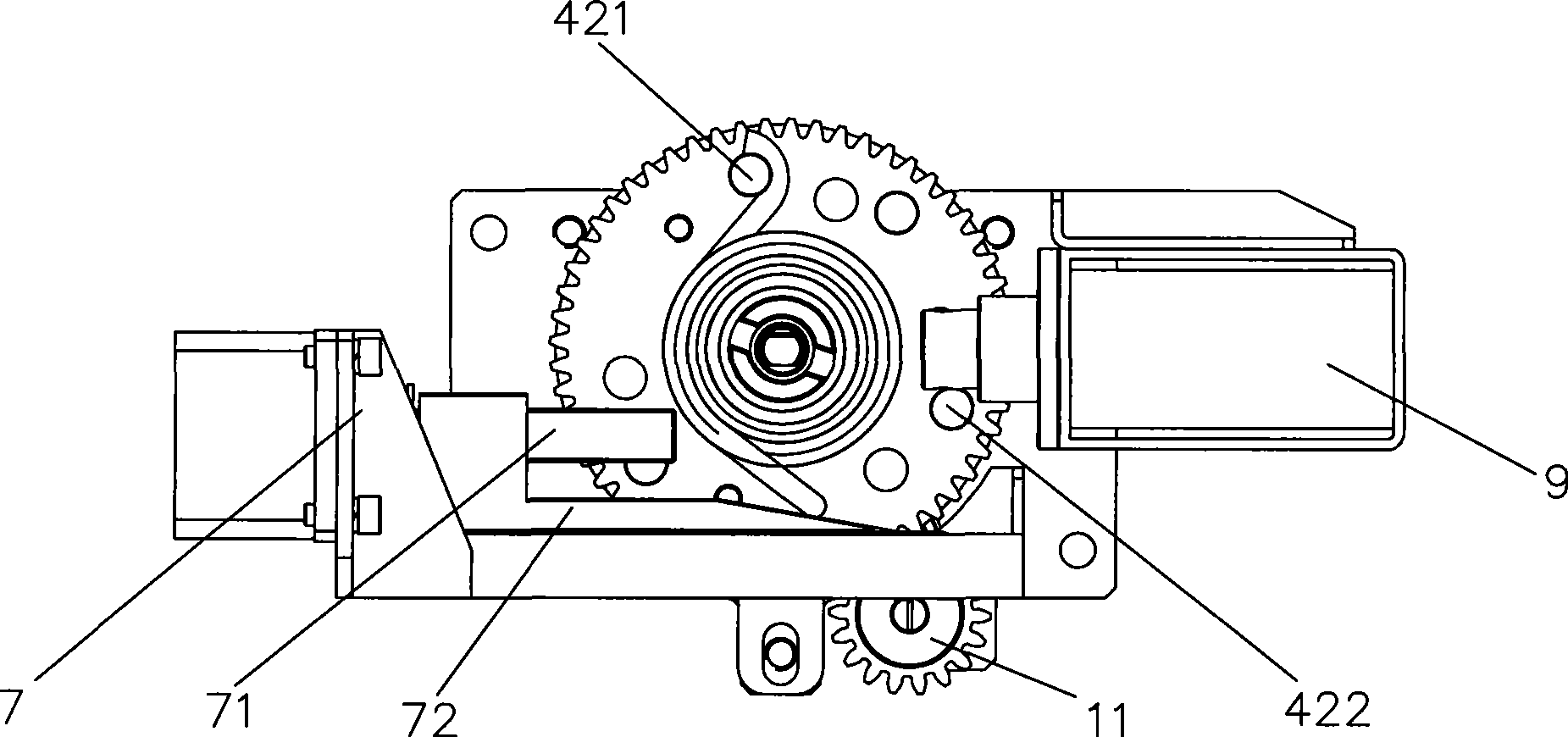 Device for turning pan and automatic/semiautomatic cooking device