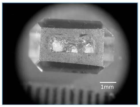 Method for artificially synthesizing large single crystal of columnar diamond