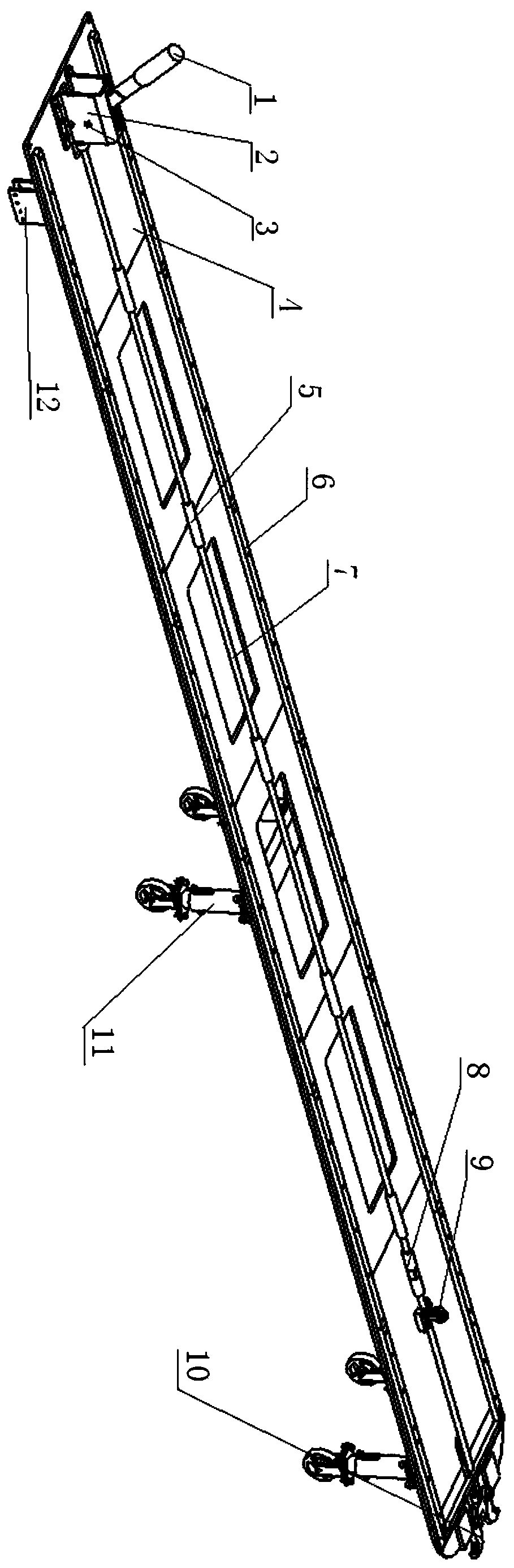 A clamping device for mine-catching and carrying mechanism used in torpedo loading and unpacking equipment