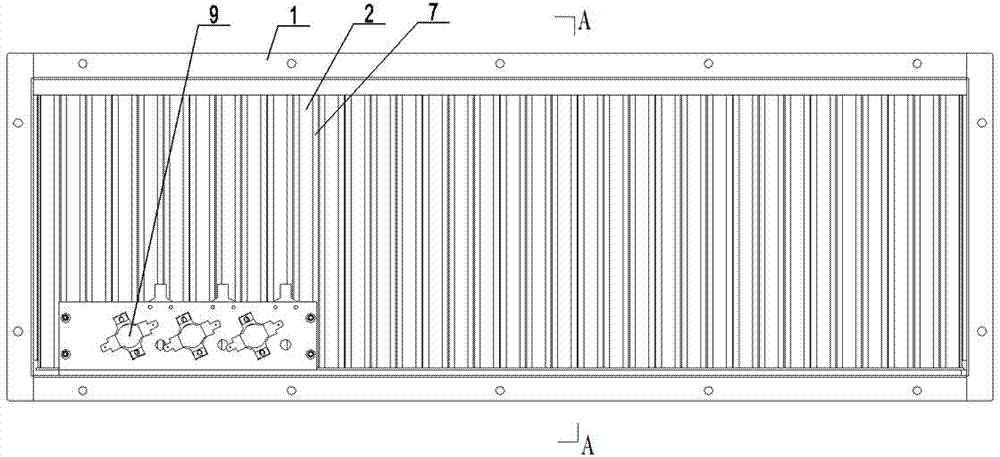 Electric heating rainwater separator of air conditioning unit for railway vehicle