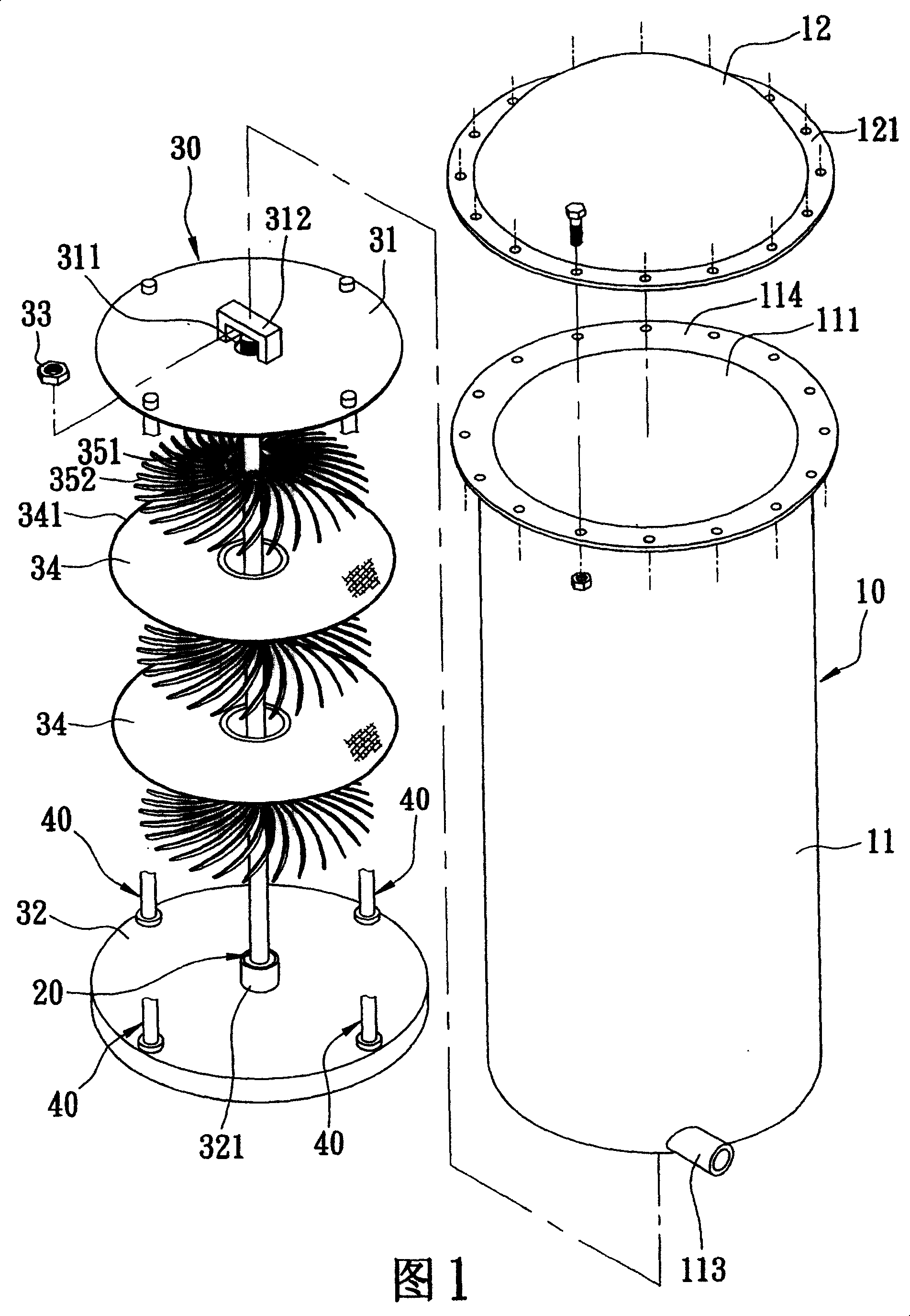 Water treatment device capable of raising cleaning action of filtering membrane