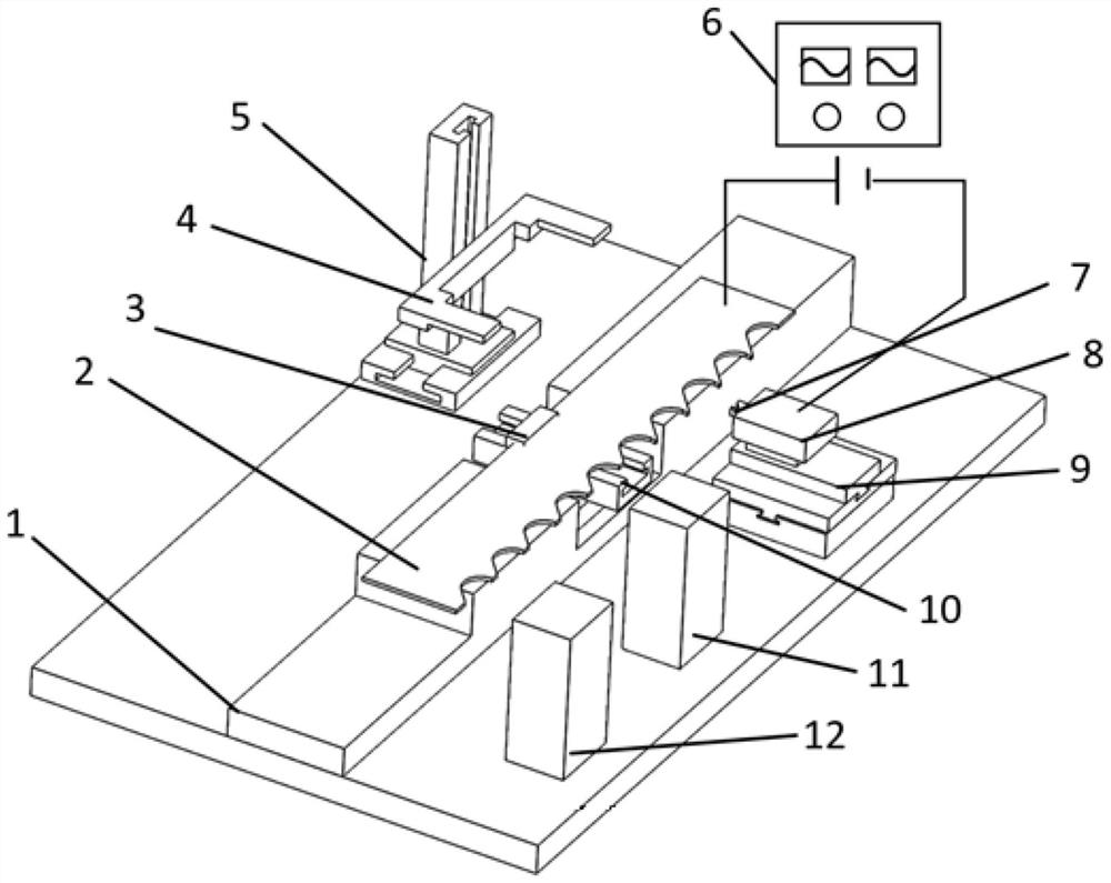 Local strengthening device and method for multi-metal melting band-shaped saw blade