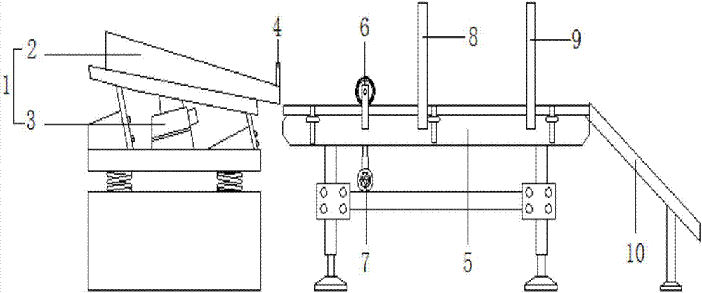 Tea leaf uniform-spreading device