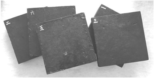 An anti-oxidation coating on the surface of a low-density carbon tile resistant to 1300-1500 ° C and its preparation method