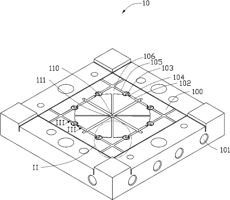 Mold and injection molding apparatus