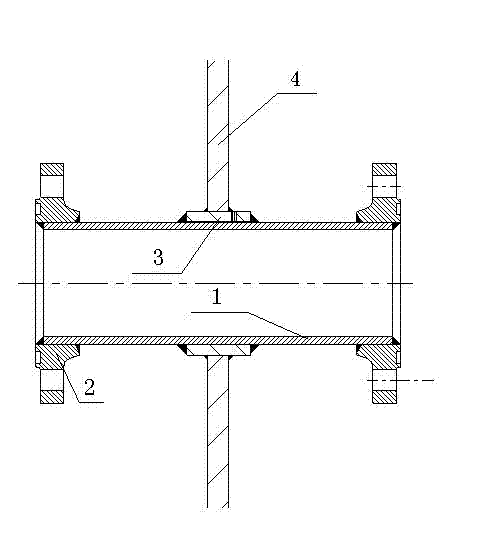 High-potential metal seawater pipeline penetration piece with composite structure