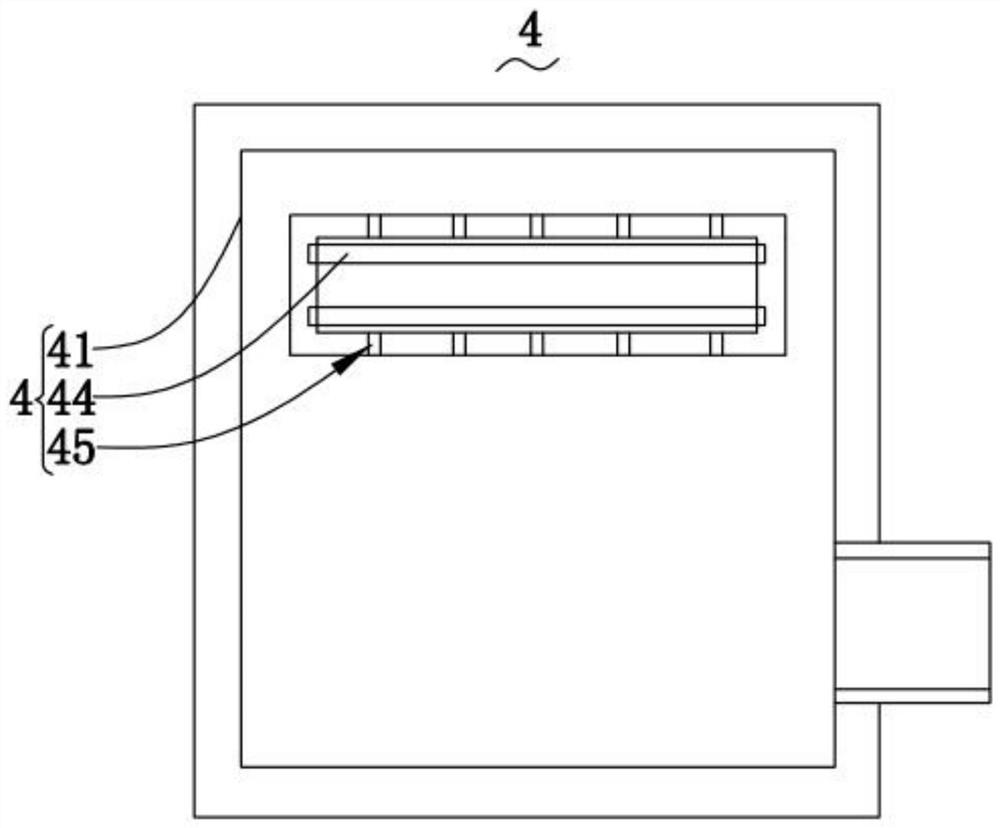 A cloth conveying leveling machine