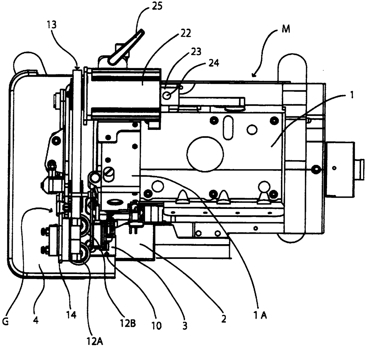 Assistant guiding device for fabric feeding of sewing machine