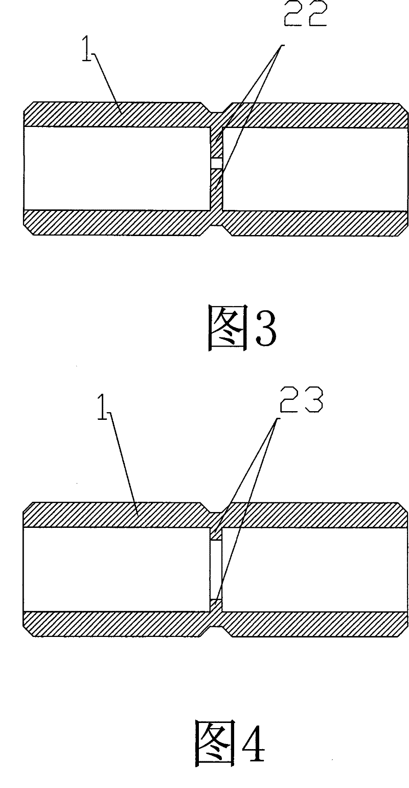 Middle joint of high voltage electric cable for connecting composite optical fiber and connecting method