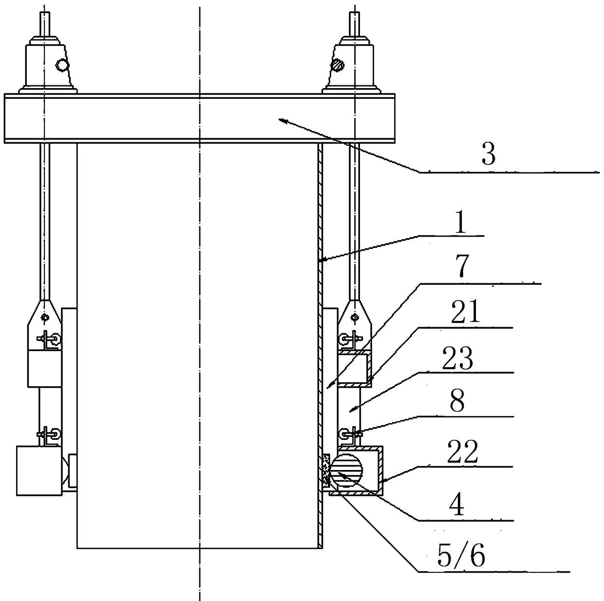 Clamping and jacking device of aluminum electrolytic cell